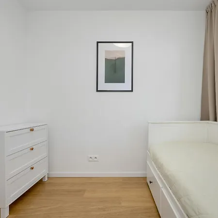 Near The Beach With Two Bedrooms And Balcony In By Renters Gdańsk