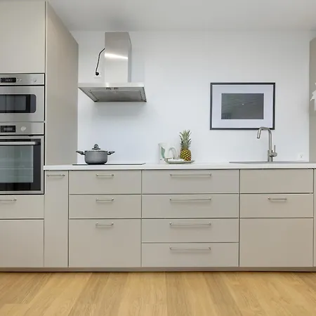 Near The Beach With Two Bedrooms And Balcony In By Renters Apartament