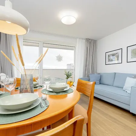 Near The Beach With Two Bedrooms And Balcony In By Renters Apartament *